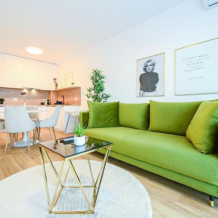 Km Flats Apartman Nagyvárad Kültér fotó