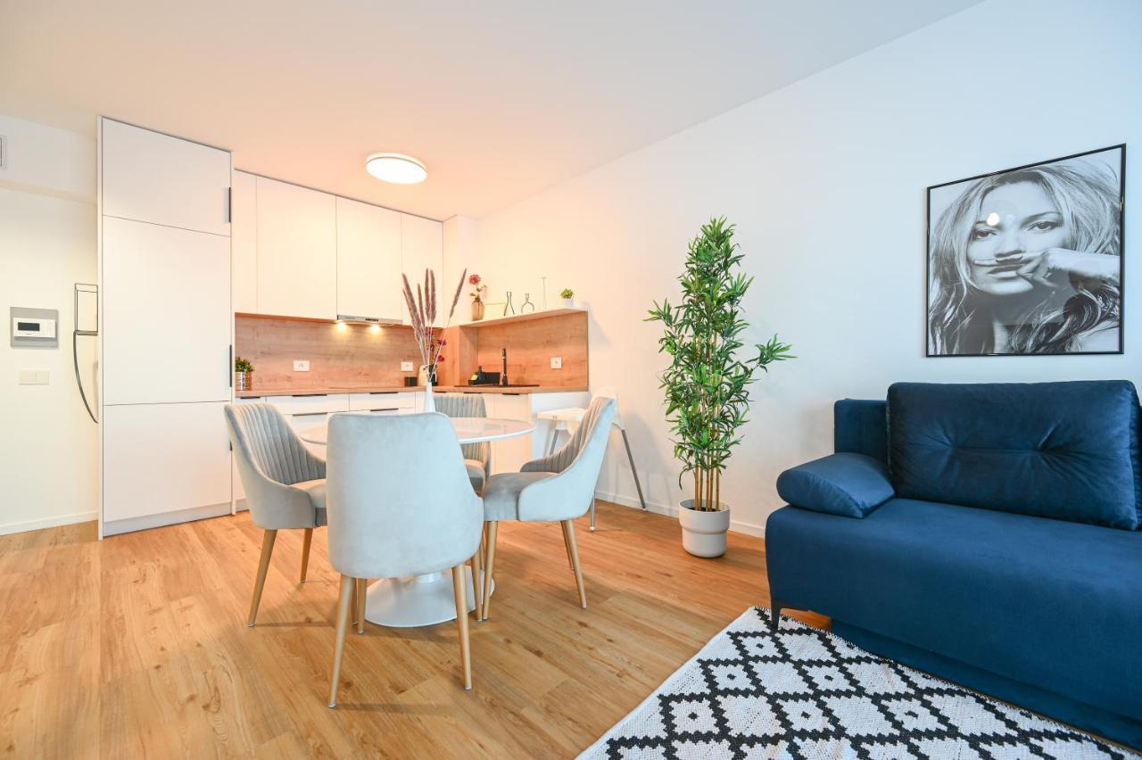 Km Flats Apartman Nagyvárad Kültér fotó