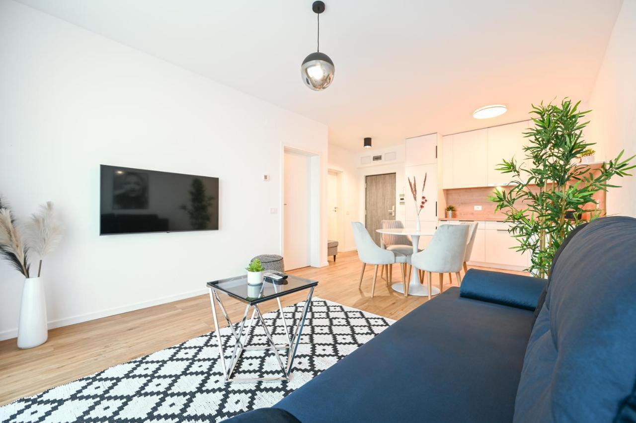 Km Flats Apartman Nagyvárad Kültér fotó