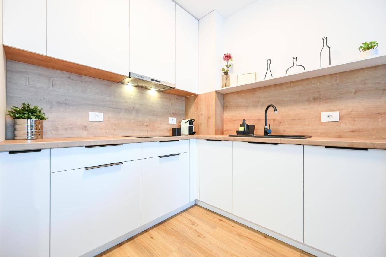 Km Flats Apartman Nagyvárad Kültér fotó
