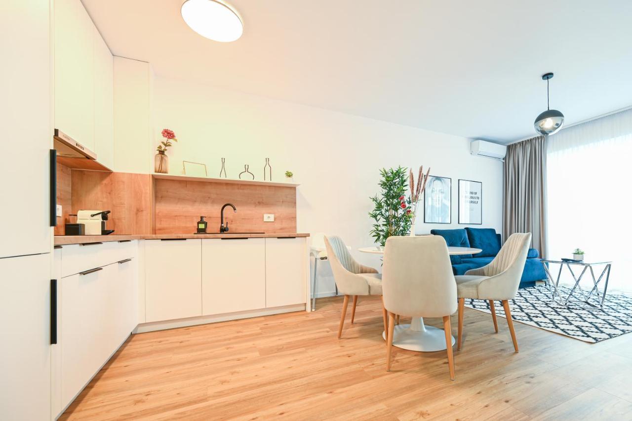 Km Flats Apartman Nagyvárad Kültér fotó